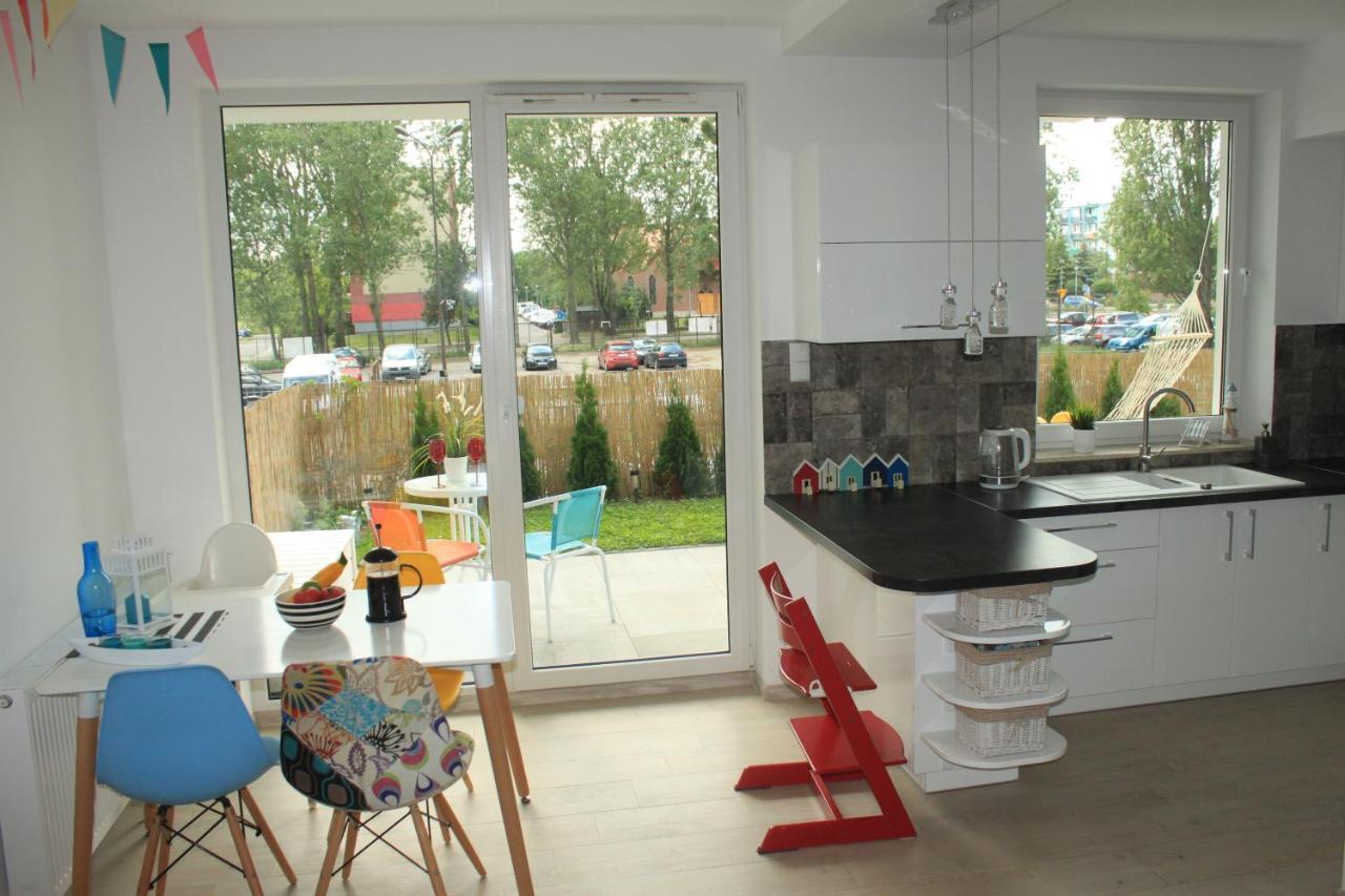 Sunny Sleeps 4 By The Beach With Garden Patio - Gdansk Przymorze Apartment Exterior photo