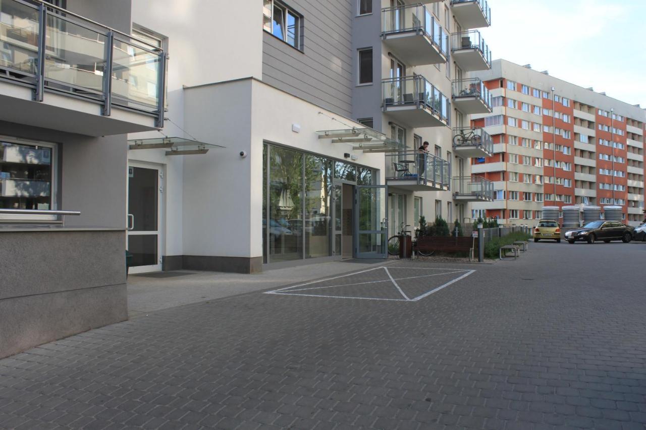 Sunny Sleeps 4 By The Beach With Garden Patio - Gdansk Przymorze Apartment Exterior photo