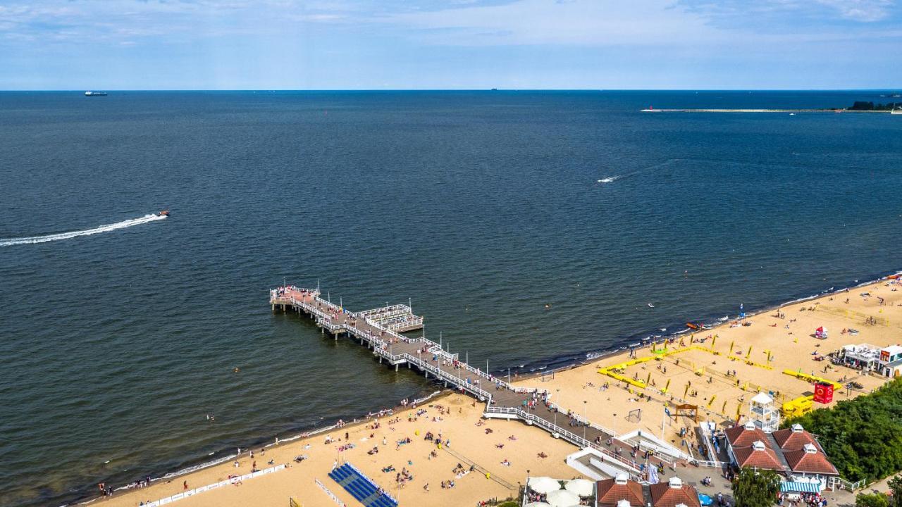 Sunny Sleeps 4 By The Beach With Garden Patio - Gdansk Przymorze Apartment Exterior photo