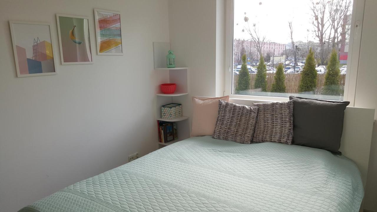 Sunny Sleeps 4 By The Beach With Garden Patio - Gdansk Przymorze Apartment Exterior photo
